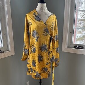 Moutaki gray and gold chrysanthemum print wrap dress mini long sleeved‎ S/M